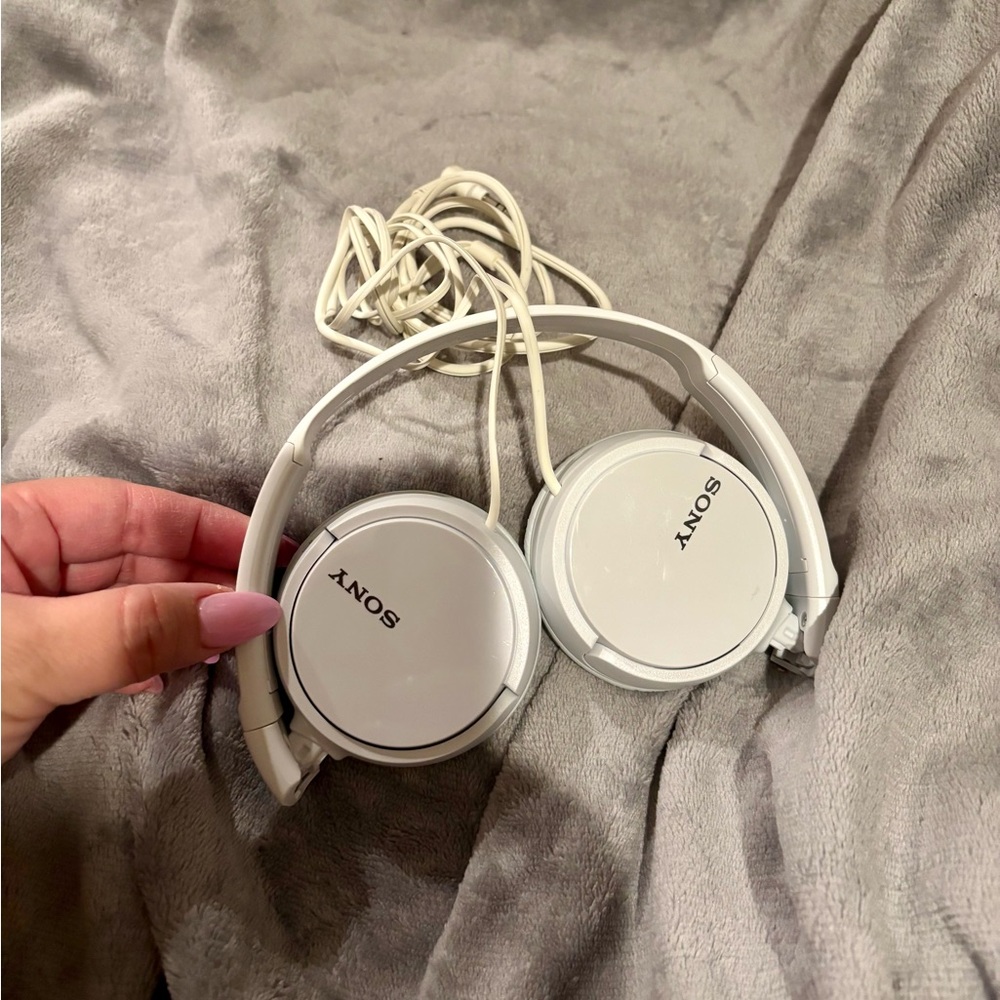 Sony MDR-ZX110 ZX Series Headphones White MDRZX110 Wired Over Ear